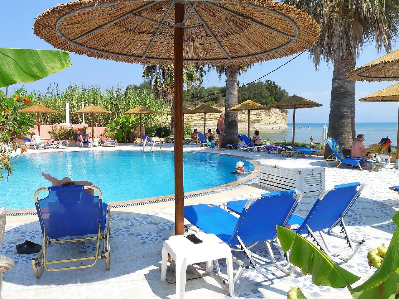 Görögország, Korfu, Sidari, Maria`s Beach Hotel, medence