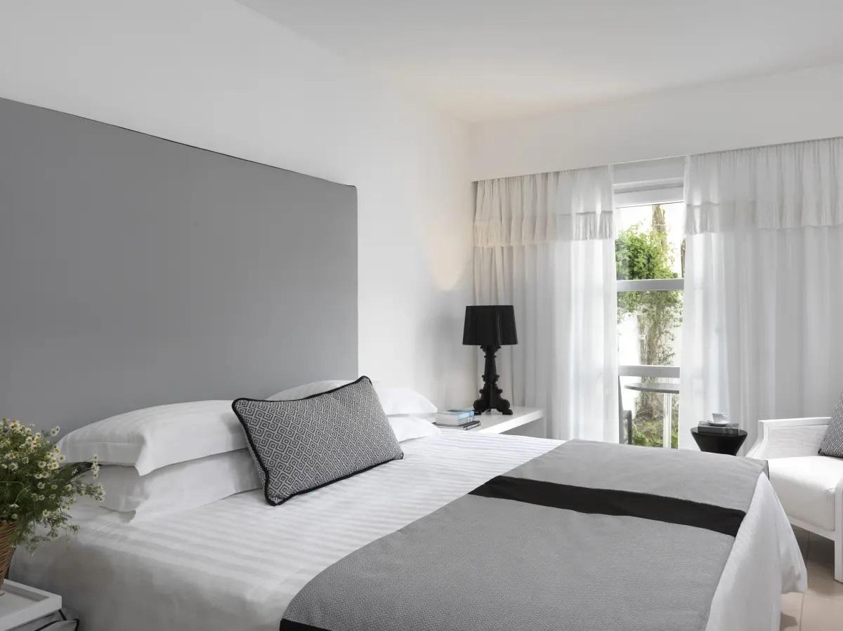 Görögország, Santorini, Fira, Aressana Spa Hotel & Suites, szoba