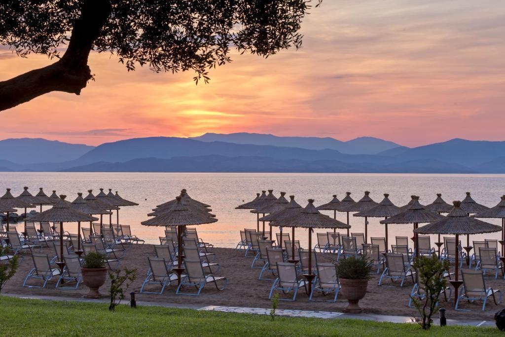 Görögország, Korfu, Kanoni, Kontokali Bay Resort, tengerpart