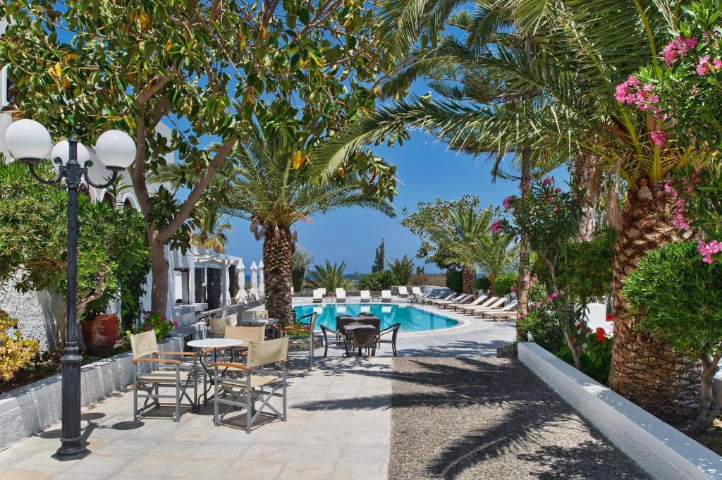 Görögország, Santorini, Kamari, Makarios Beach Hotel, medence